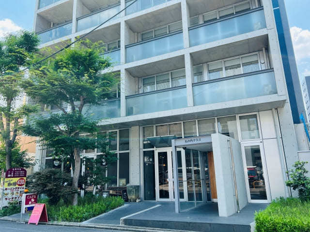 名古屋浮気調査相談室がある丸の内テラスの写真