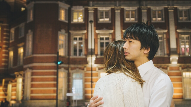 W不倫の男女の写真